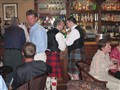 2004 Skottland, två skottar i baren Fenwick Hotel.JPG